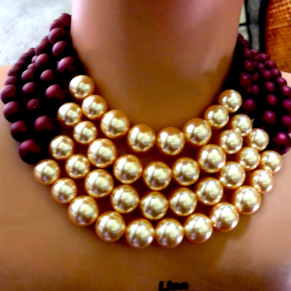 Oscar de la renta necklace